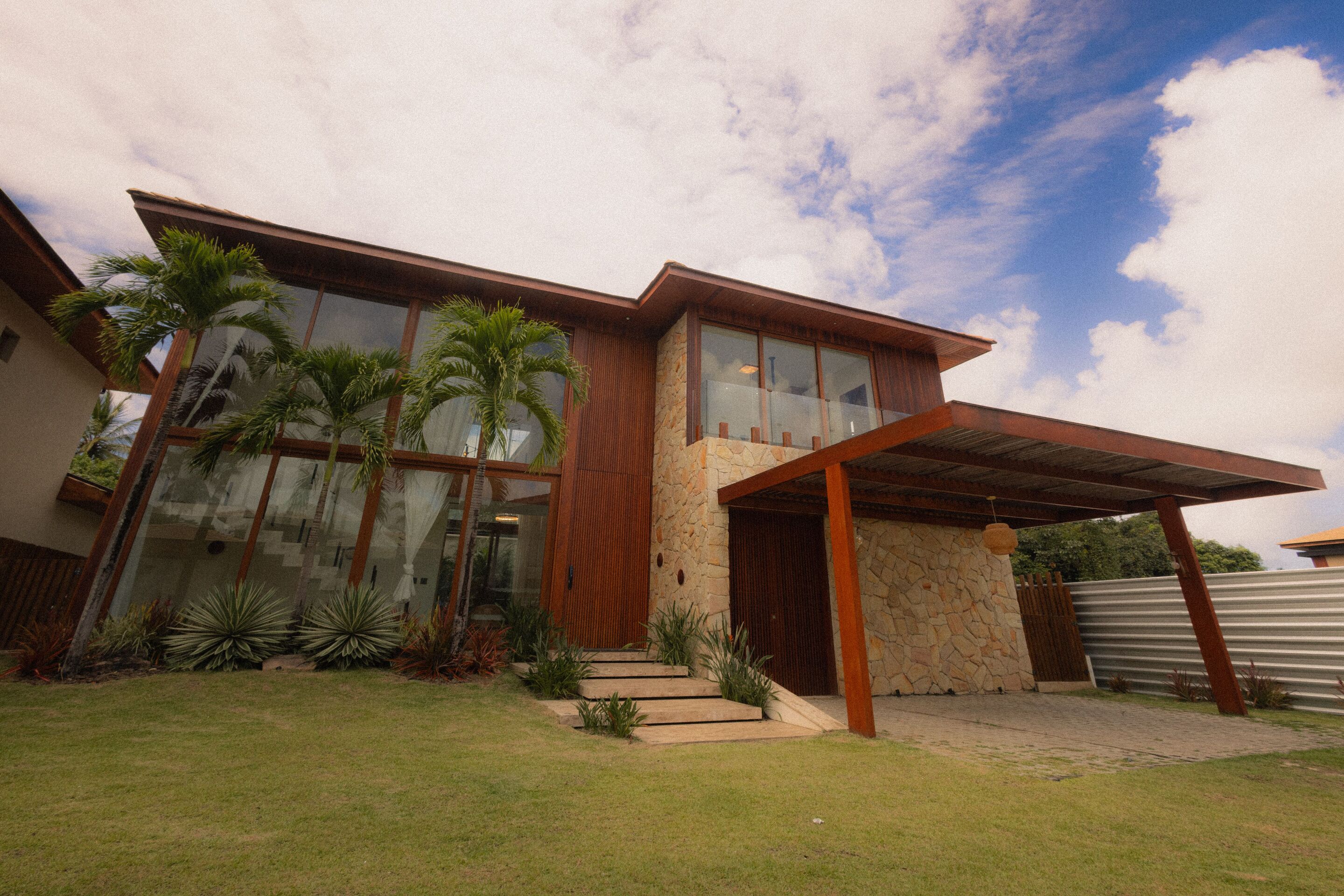 Casa linear: o conceito de arquitetura que virou referência nos imóveis de alto padrão em 2026