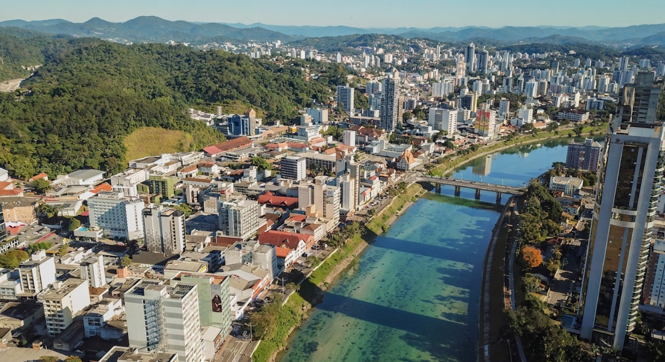 Blumenau é a cidade que mais valorizou em Santa Catarina: o mapa dos bairros e do metro quadrado em 2026